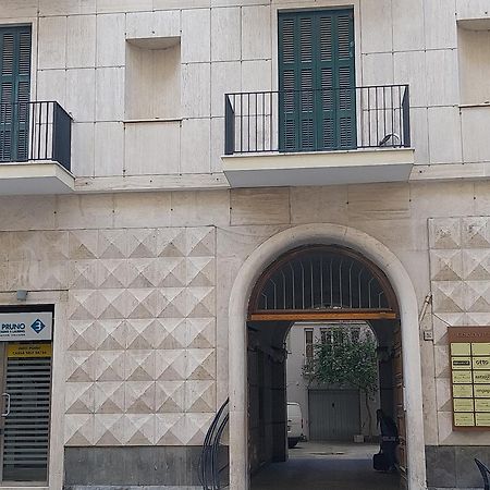 Casa Vacanza La Maison De Losyram Art Salerno Exterior photo